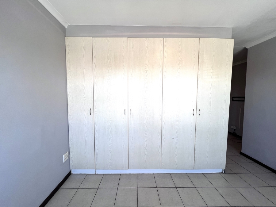 To Let 1 Bedroom Property for Rent in Parklands Western Cape